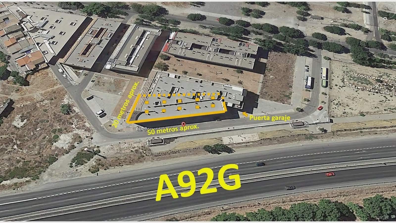 Commercial for sale in Santa Fe - € 238,500 (Ref: 9836964)