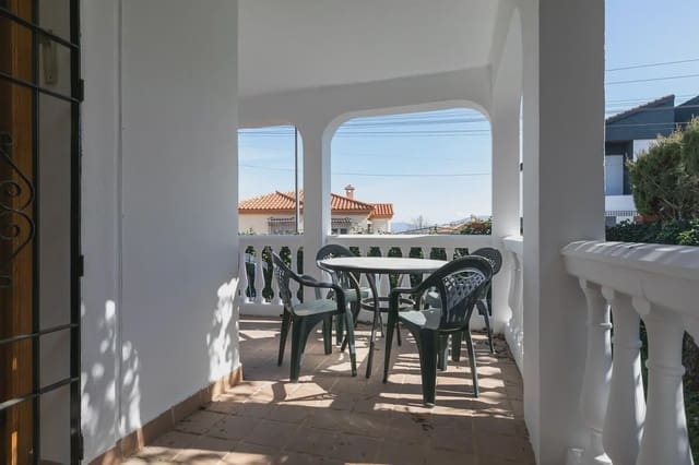 4 chambre Villa/Maison à vendre à Otura avec piscine garage - 325 000 € (Ref: 9836965)