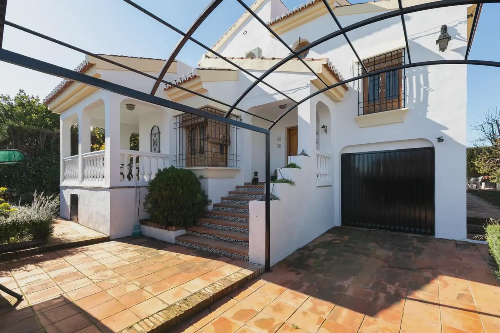 Villa/Maison à vendre à Otura avec piscine garage - 325 000 € (Ref: 9836965)