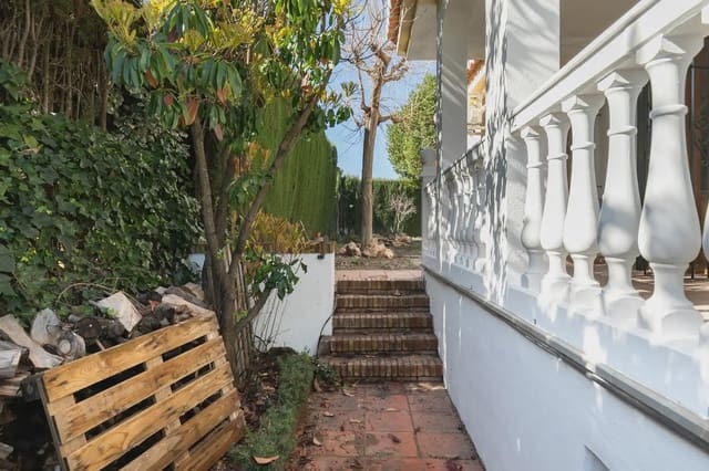 4 chambre Villa/Maison à vendre à Otura avec piscine garage - 325 000 € (Ref: 9836965)