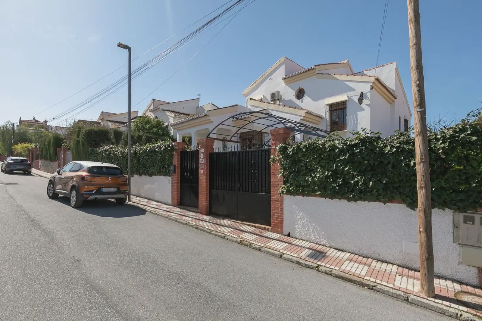 Villa/Maison à vendre à Otura avec piscine garage - 325 000 € (Ref: 9836965)