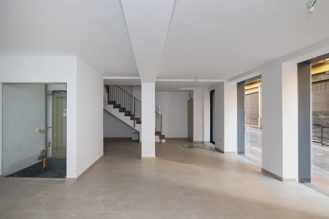 Erhverv til salg i Granada by - € 1.200.000 (Ref: 9836966)