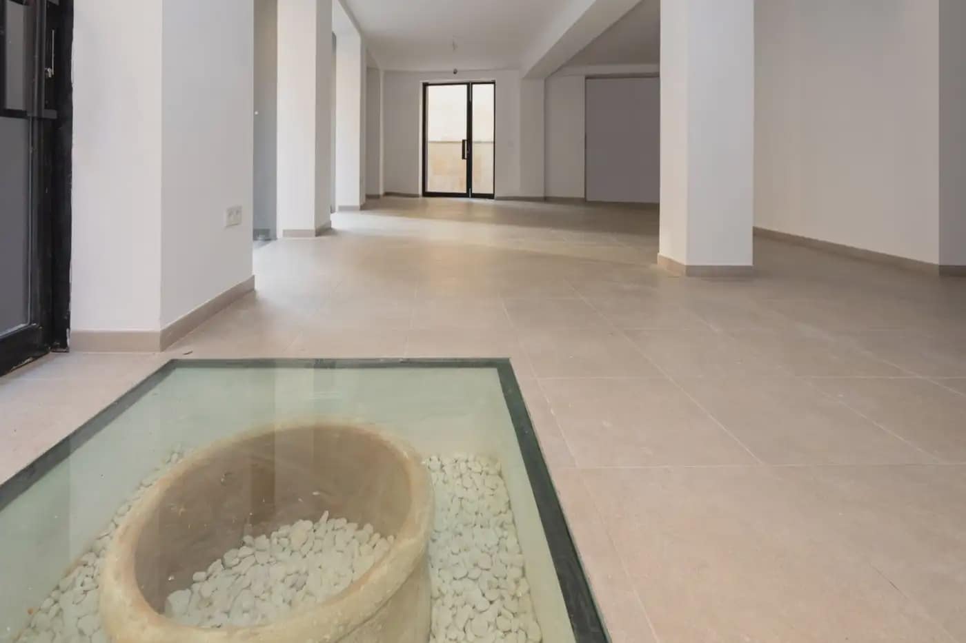 Erhverv til salg i Granada by - € 1.200.000 (Ref: 9836966)