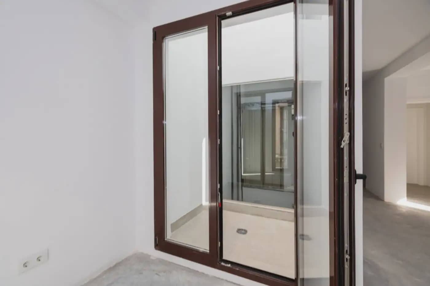 Erhverv til salg i Granada by - € 1.200.000 (Ref: 9836966)