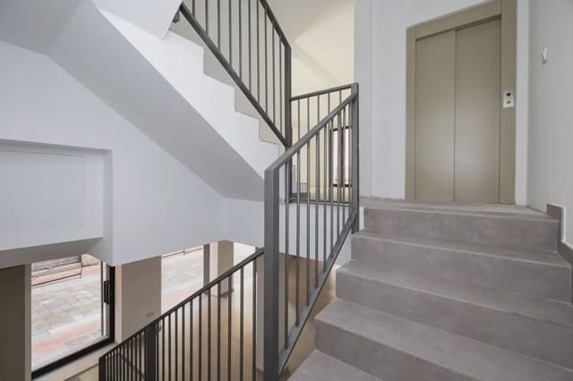 Erhverv til salg i San Matías - Realejo, Granada by - € 1.200.000 (Ref: 9836966)