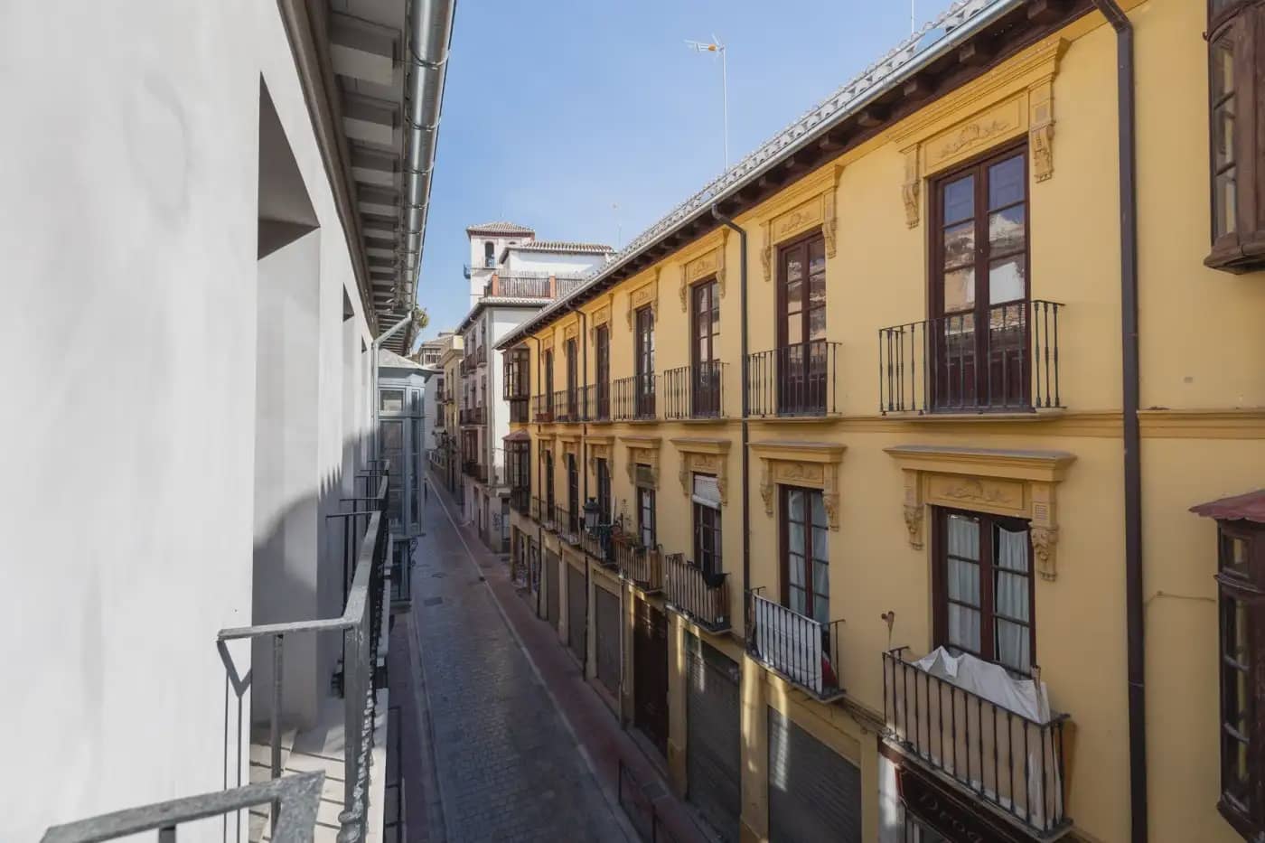 Erhverv til salg i Granada by - € 1.200.000 (Ref: 9836966)
