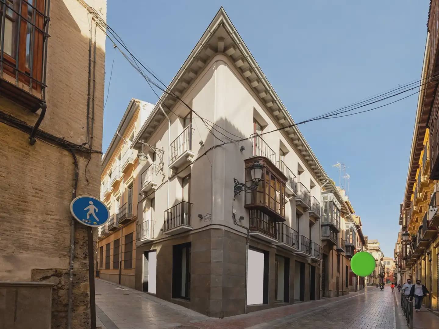 Erhverv til salg i Granada by - € 1.200.000 (Ref: 9836966)