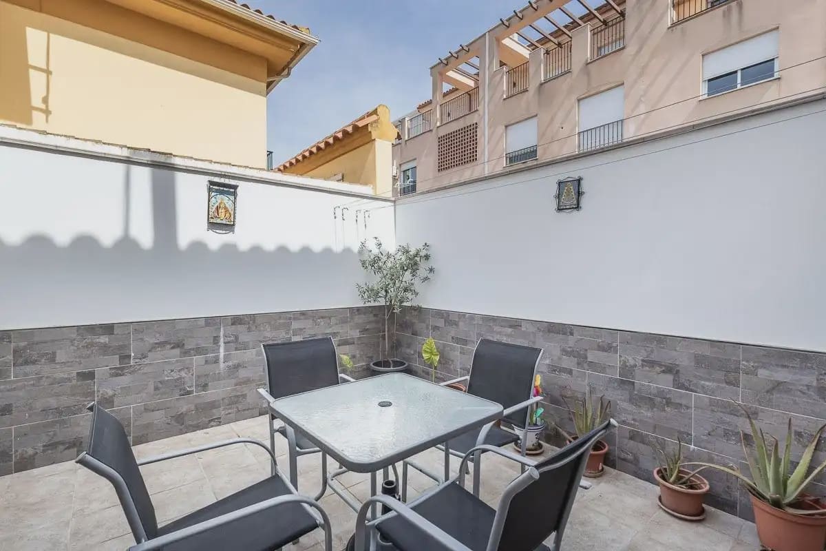 Huis te koop in Atarfe met garage - € 239.900 (Ref: 9836967)