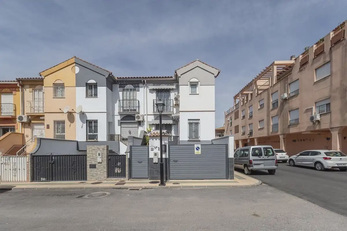 Huis te koop in Atarfe met garage - € 239.900 (Ref: 9836967)