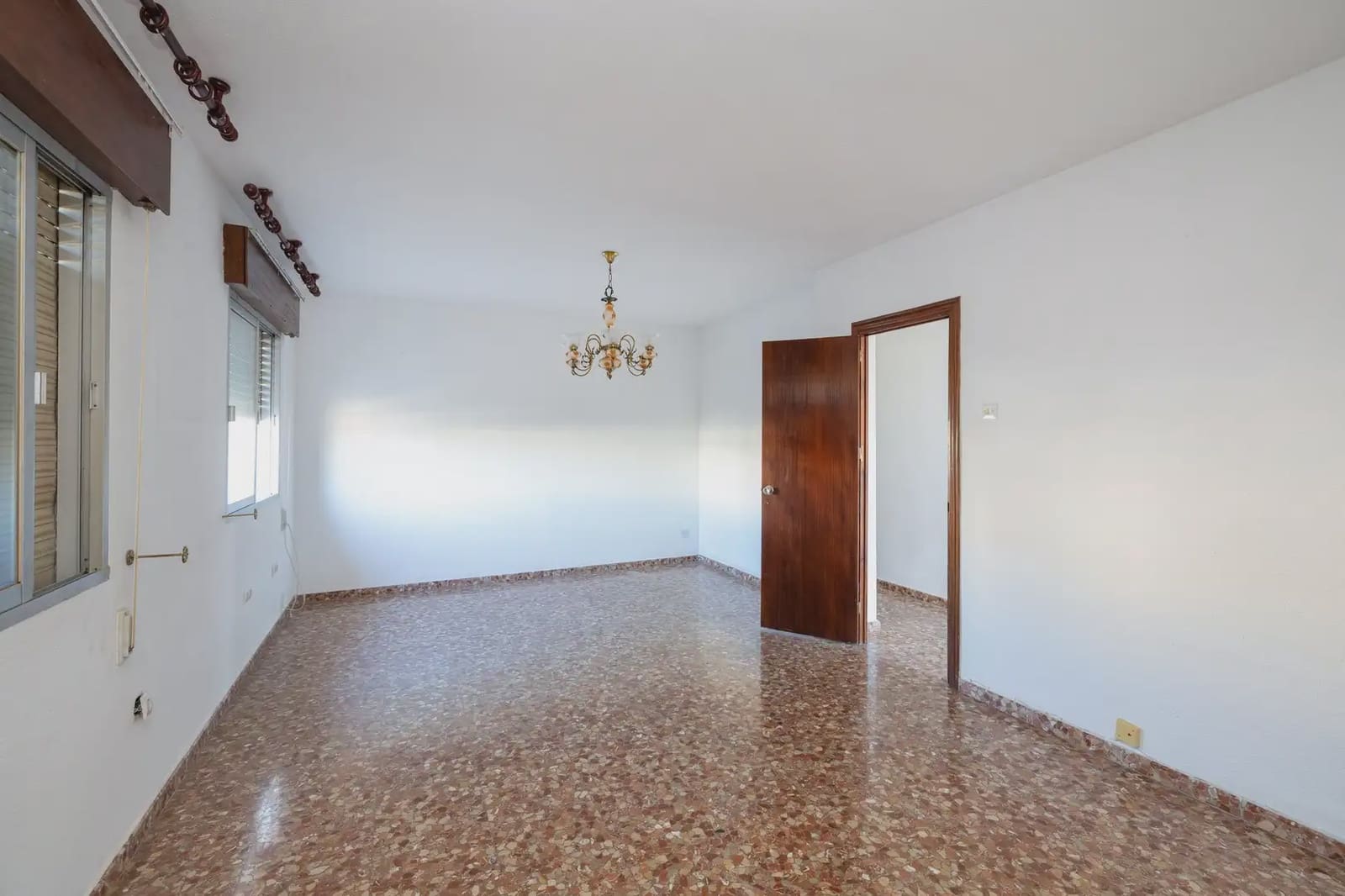 Local Comercial en Granada ciudad en venta - 640.000 € (Ref: 9836969)