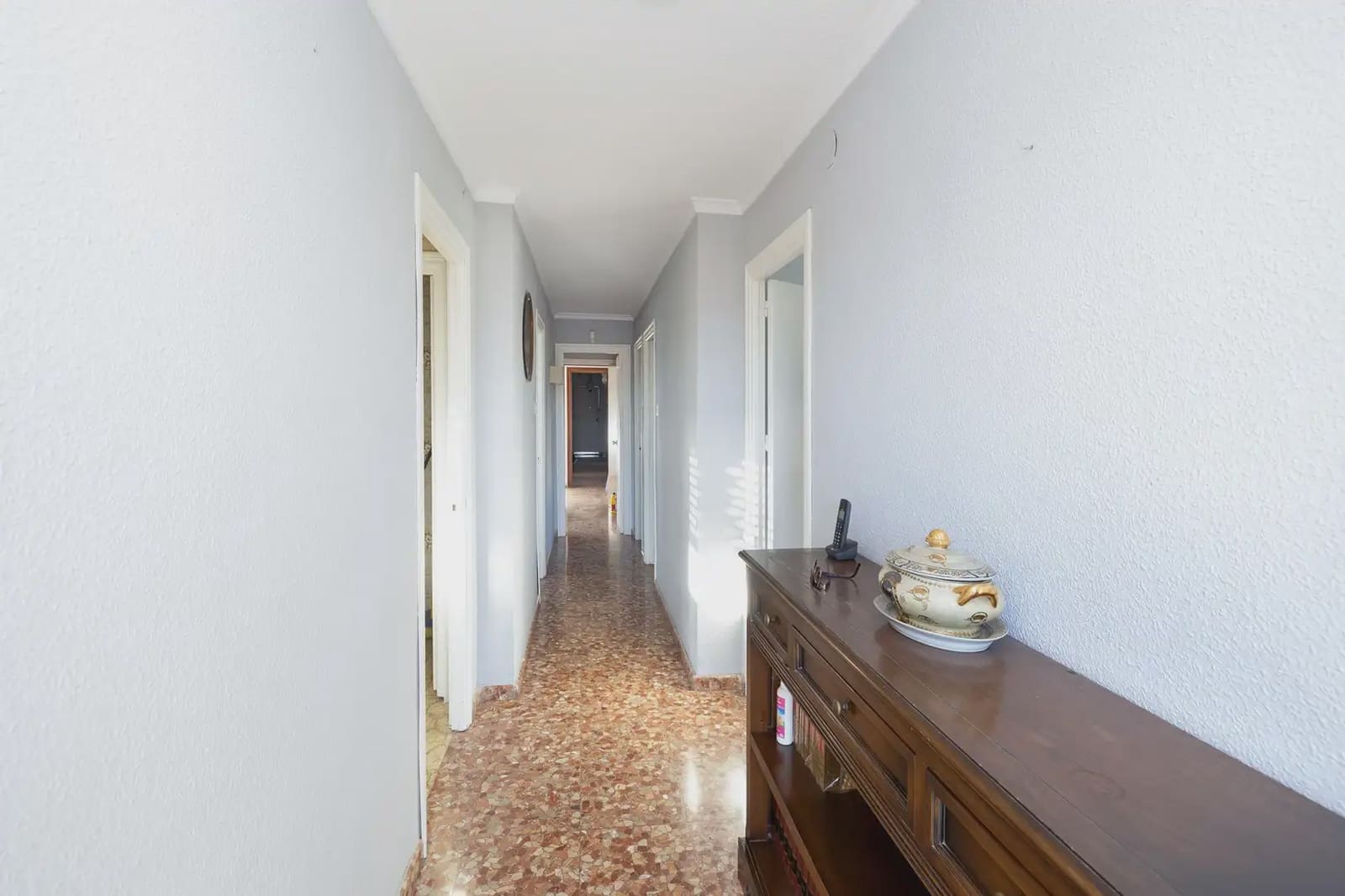 Local Comercial en Granada ciudad en venta - 640.000 € (Ref: 9836969)