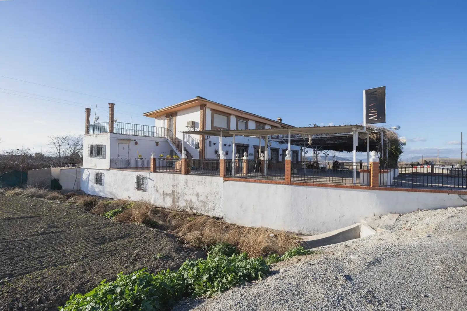 Local Comercial en Granada ciudad en venta - 640.000 € (Ref: 9836969)