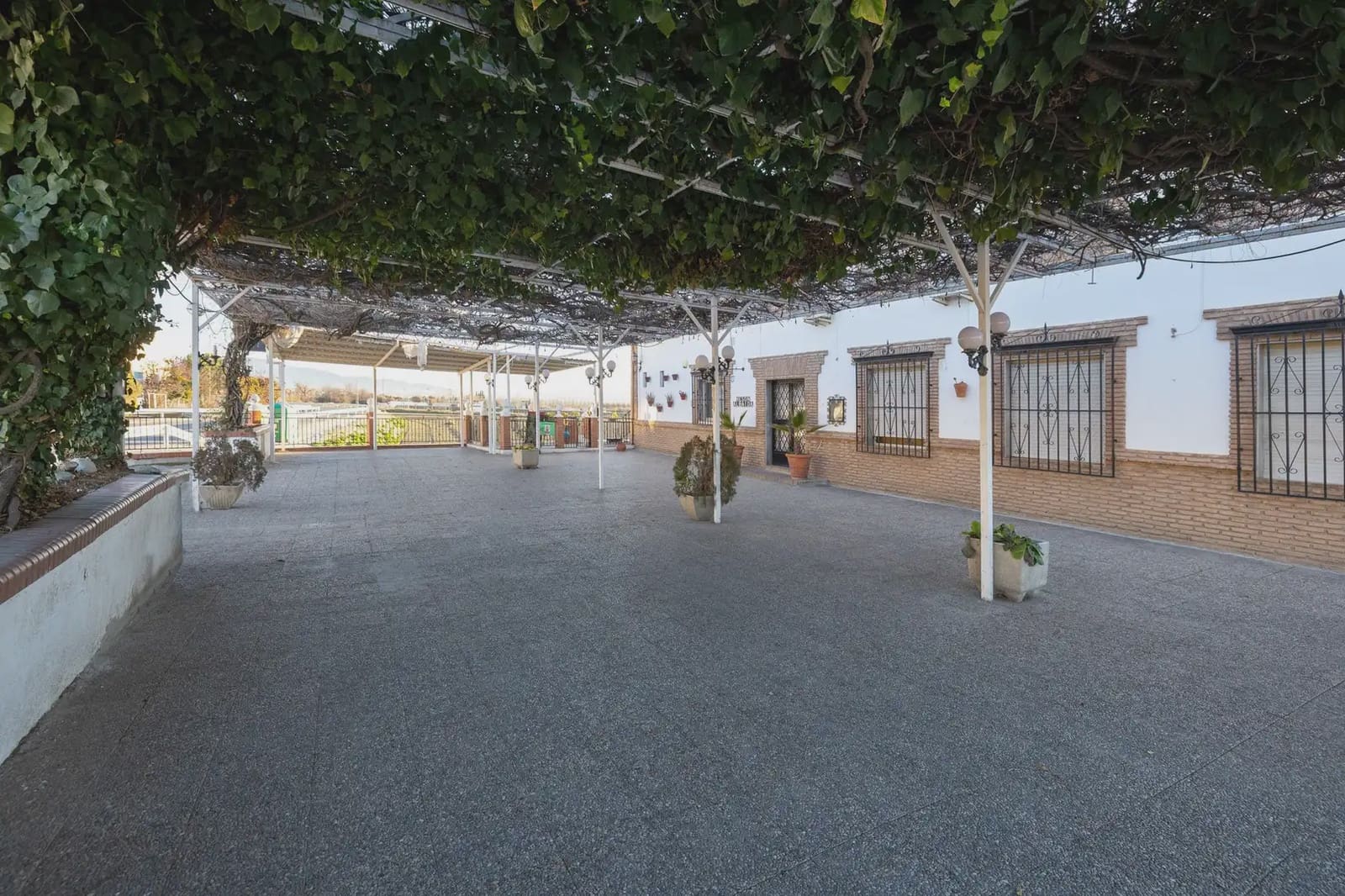 Local Comercial en Granada ciudad en venta - 640.000 € (Ref: 9836969)