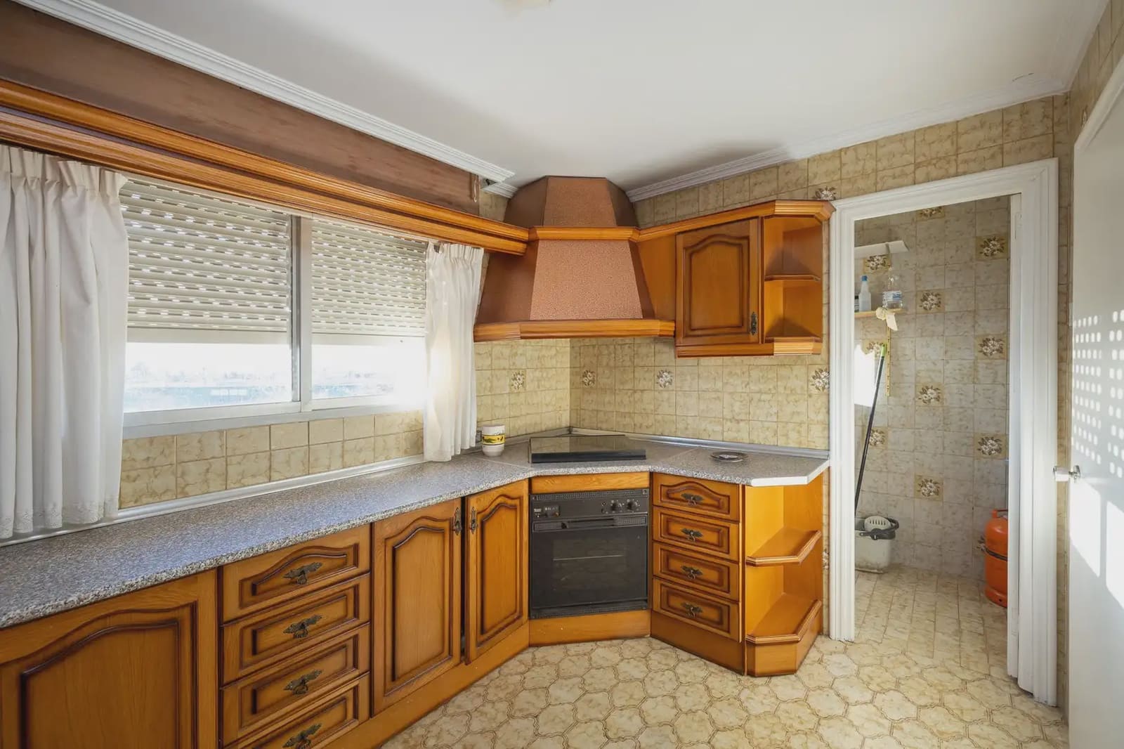 Local Comercial en Granada ciudad en venta - 640.000 € (Ref: 9836969)