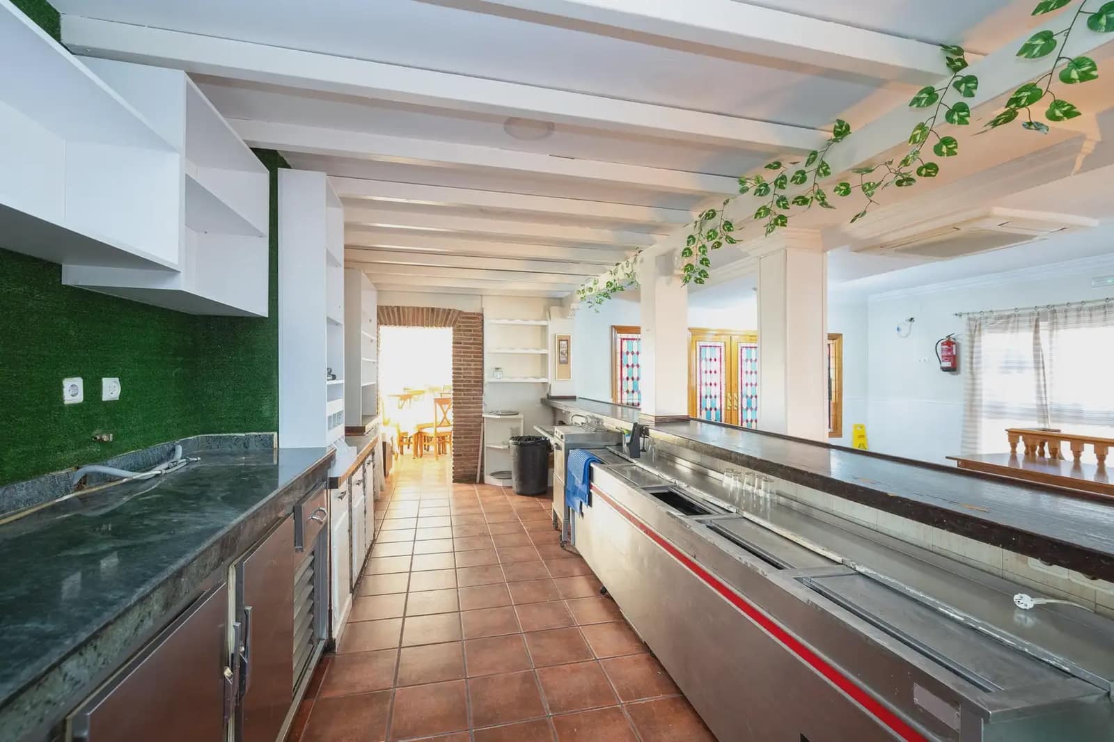 Local Comercial en Granada ciudad en venta - 640.000 € (Ref: 9836969)