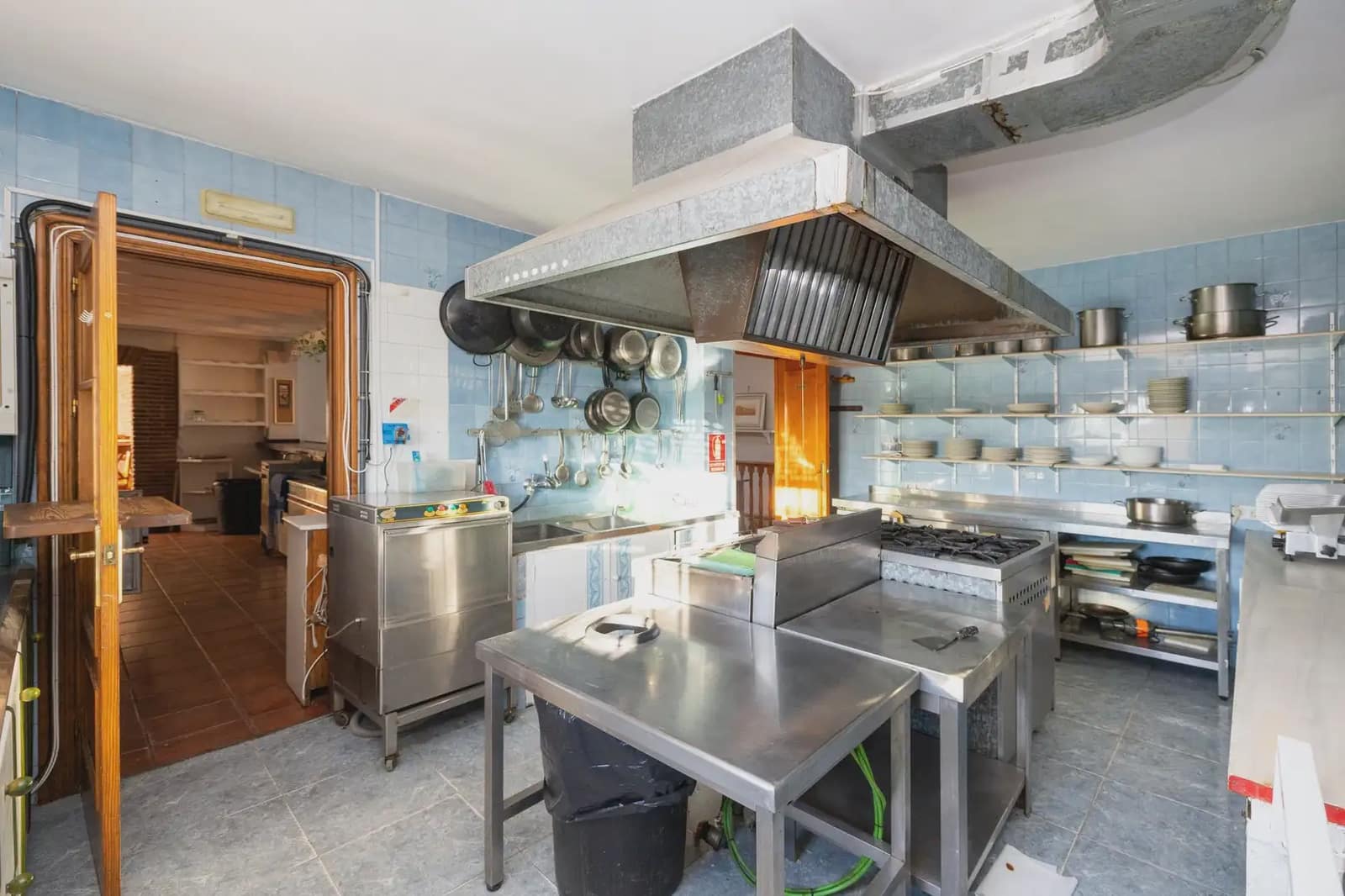 Local Comercial en Granada ciudad en venta - 640.000 € (Ref: 9836969)