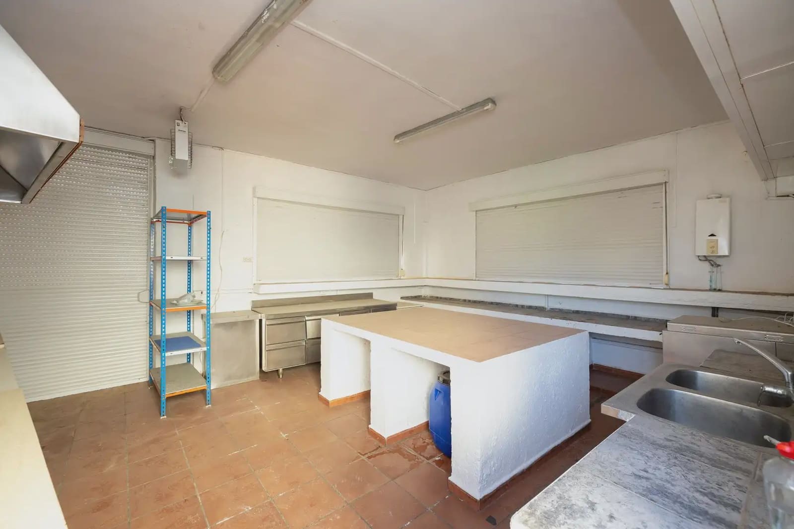 Local Comercial en Granada ciudad en venta - 640.000 € (Ref: 9836969)