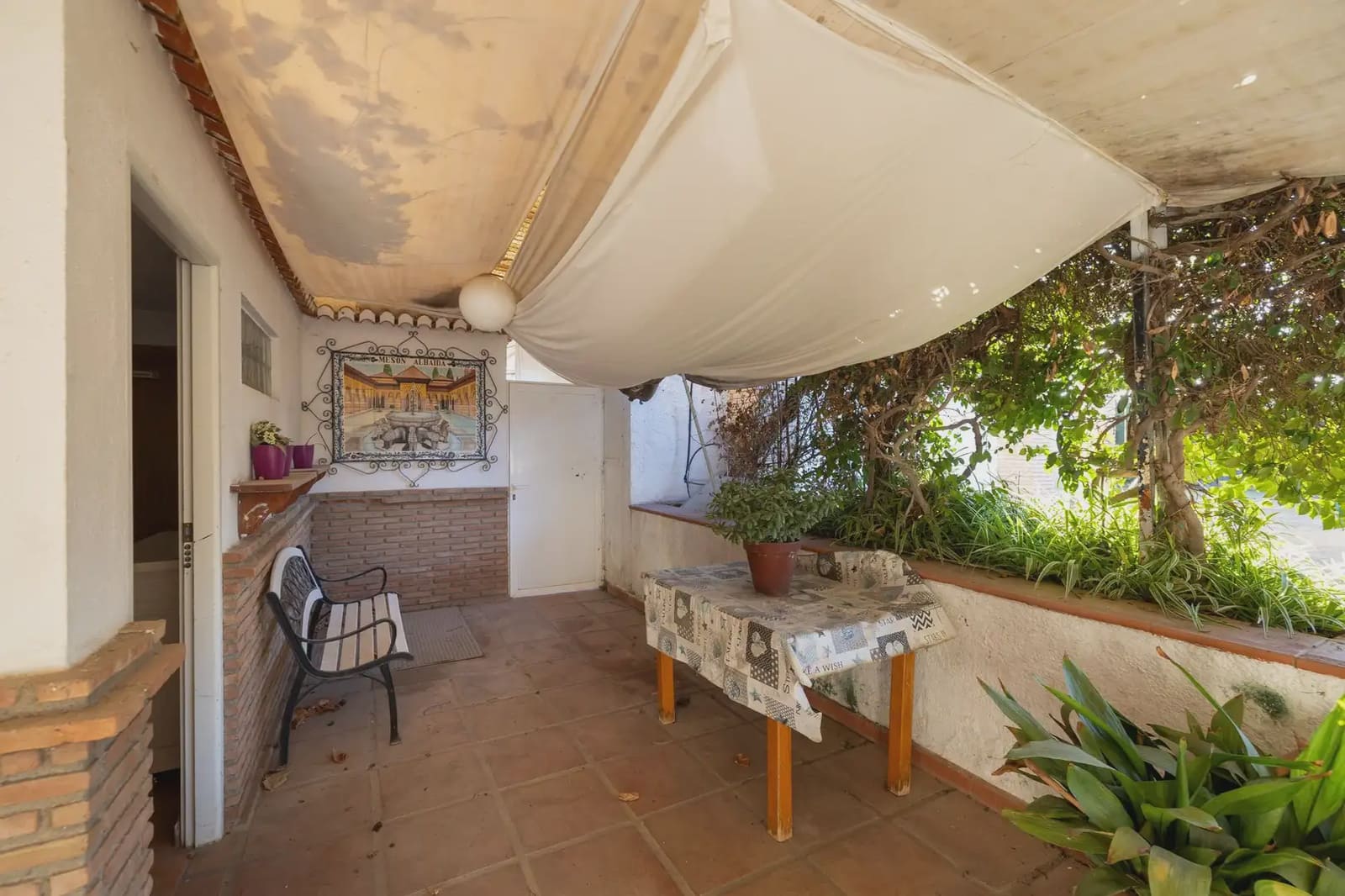 Local Comercial en Granada ciudad en venta - 640.000 € (Ref: 9836969)
