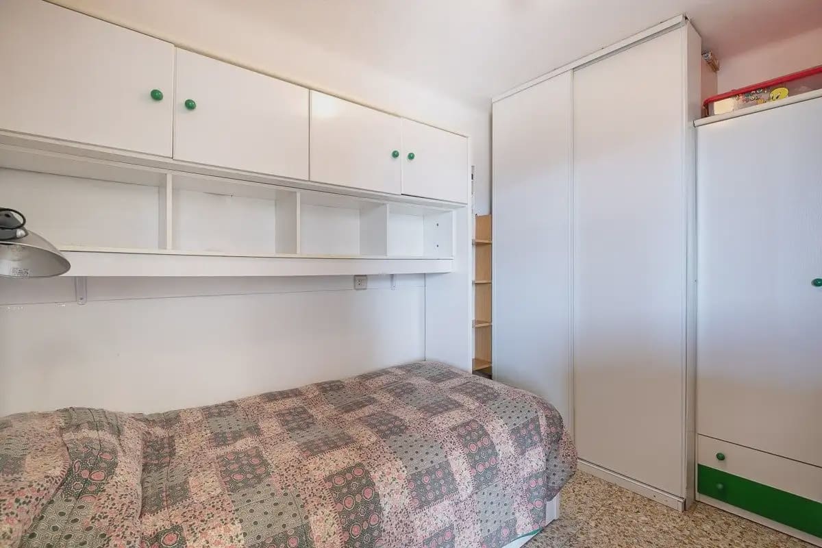 Hotel for sale in Lanjaron - € 380,000 (Ref: 9836970)