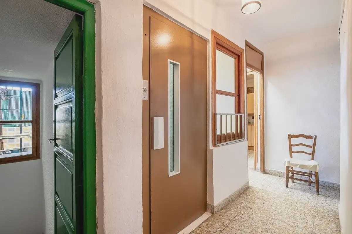 Hotel for sale in Lanjaron - € 380,000 (Ref: 9836970)