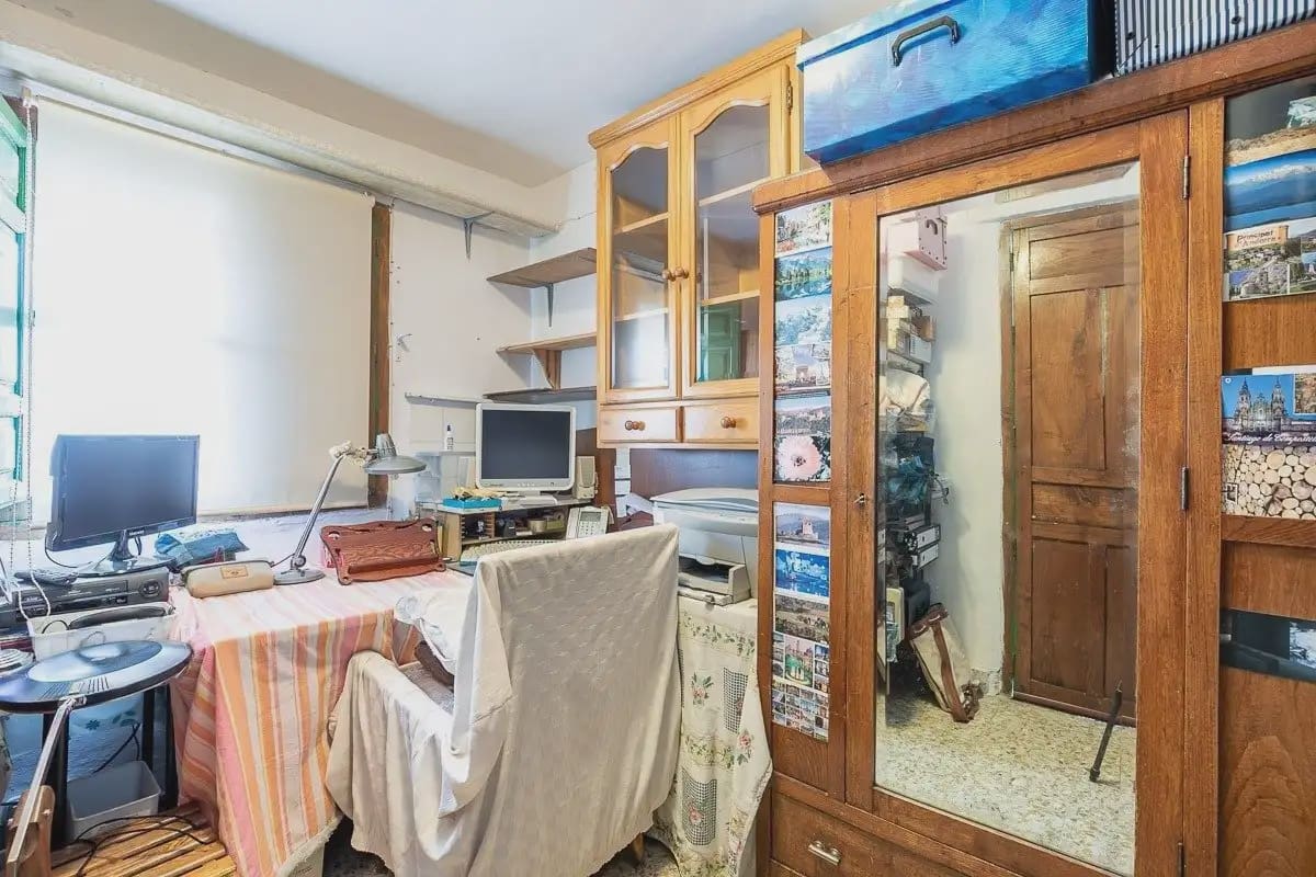 Hotel for sale in Lanjaron - € 380,000 (Ref: 9836970)