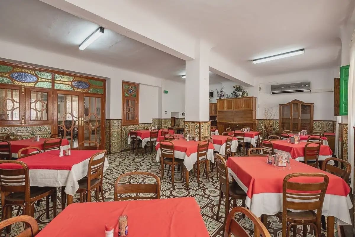 Hotel for sale in Lanjaron - € 380,000 (Ref: 9836970)