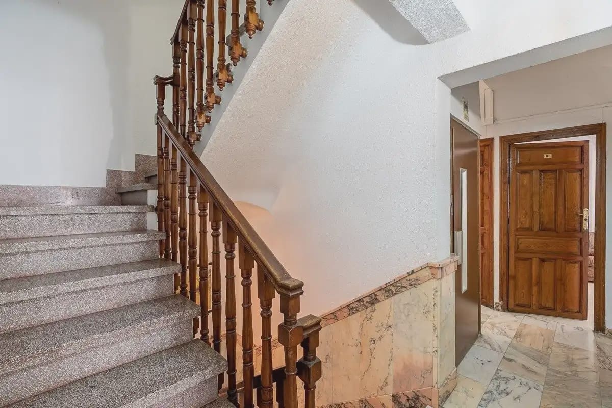 Hotel for sale in Lanjaron - € 380,000 (Ref: 9836970)