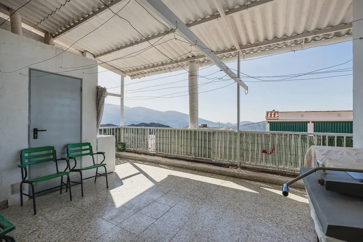 Hotel for sale in Lanjaron - € 380,000 (Ref: 9836970)