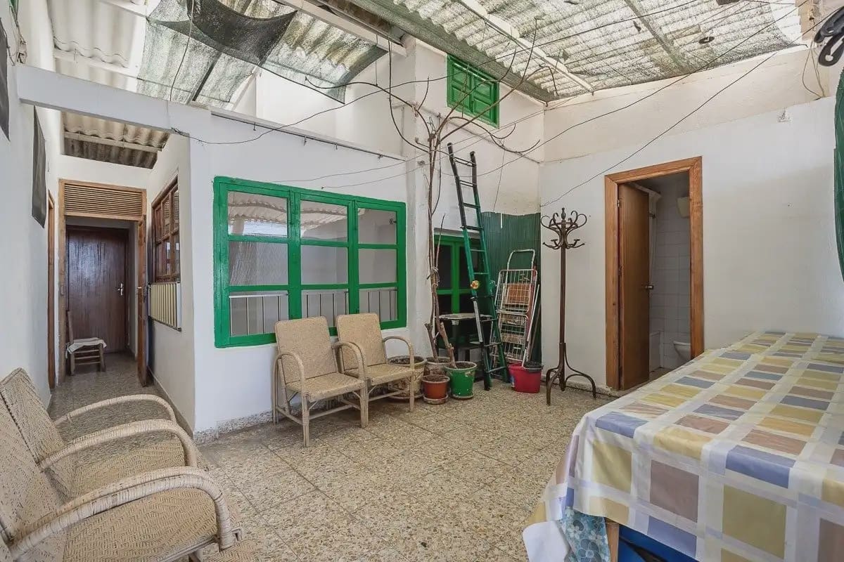 Hotel for sale in Lanjaron - € 380,000 (Ref: 9836970)