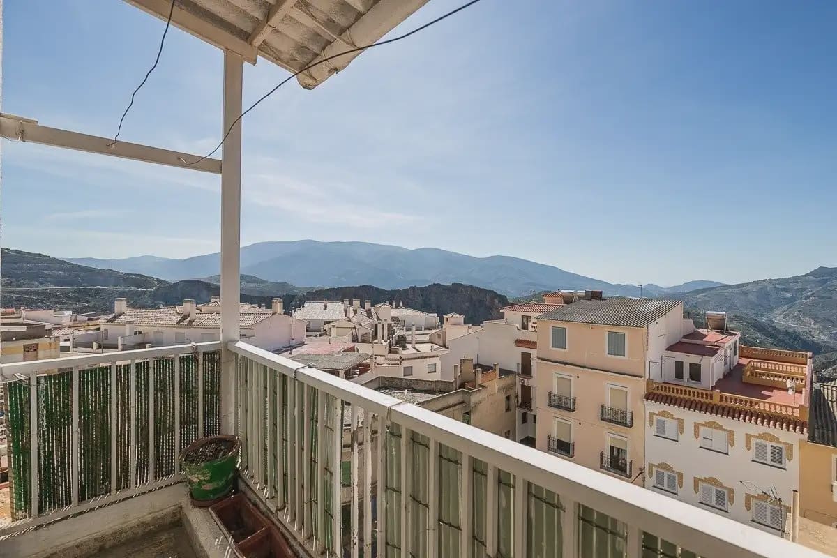 Hotel for sale in Lanjaron - € 380,000 (Ref: 9836970)