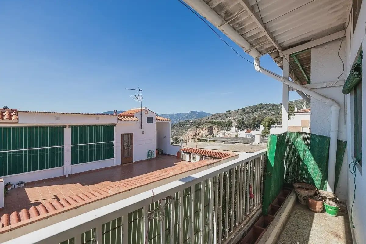 Hotel for sale in Lanjaron - € 380,000 (Ref: 9836970)