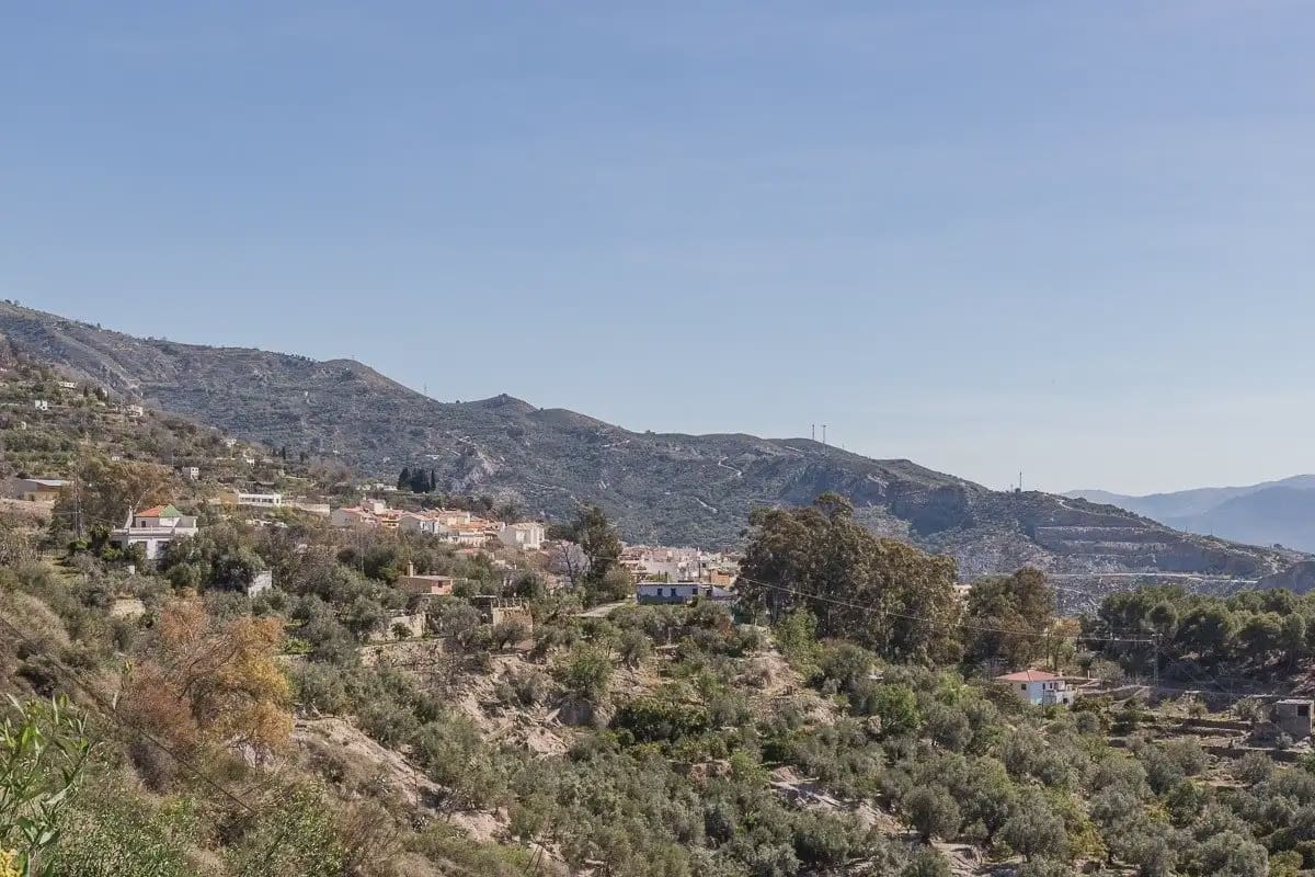 Hotel for sale in Lanjaron - € 380,000 (Ref: 9836970)