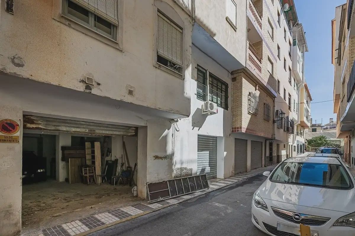 Hotel for sale in Lanjaron - € 380,000 (Ref: 9836970)