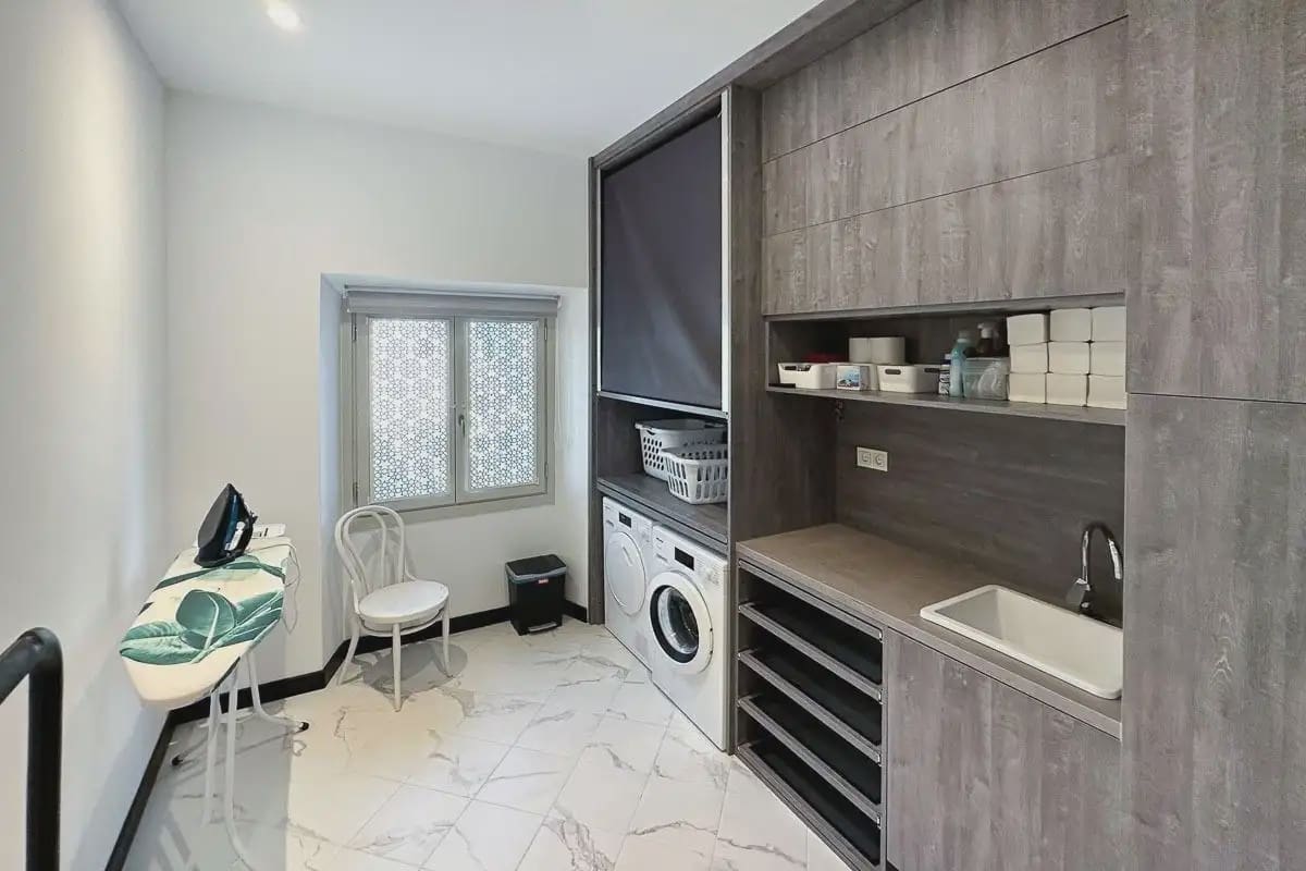 Villa zu verkaufen in Granada Stadt mit Garage - 1.357.000 € (Ref: 9836978)