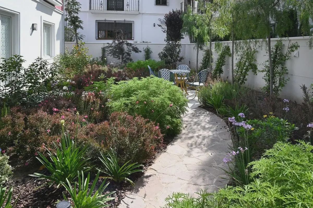 Villa zu verkaufen in Granada Stadt mit Garage - 1.357.000 € (Ref: 9836978)