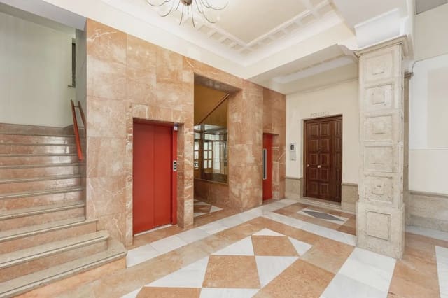 Leilighet til salgs i San Matías - Realejo, Granada by - € 520 000 (Ref: 9836979)