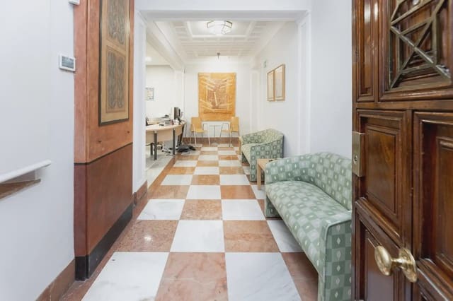 Leilighet til salgs i San Matías - Realejo, Granada by - € 520 000 (Ref: 9836979)