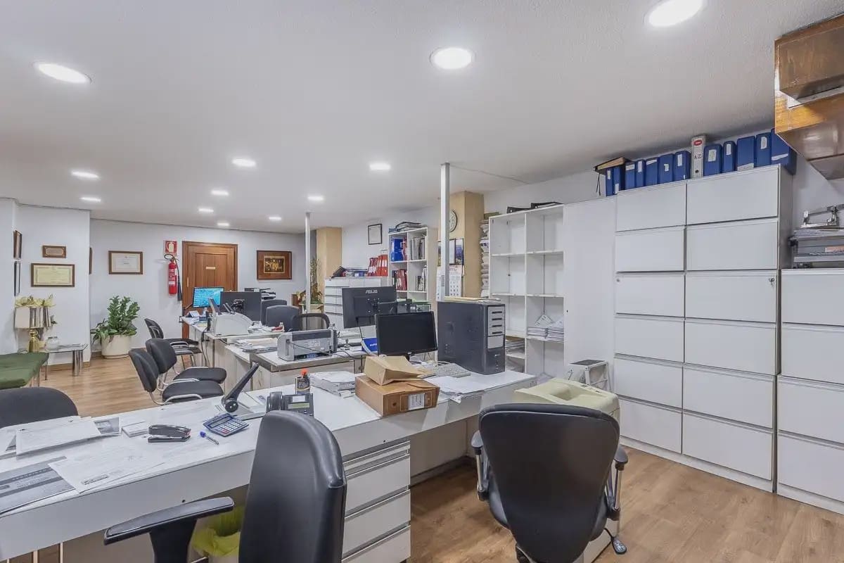 Local Comercial en Granada ciudad en venta - 490.000 € (Ref: 9836980)