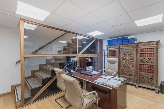 Erhverv til salg i San Matías - Realejo, Granada by - € 490.000 (Ref: 9836980)