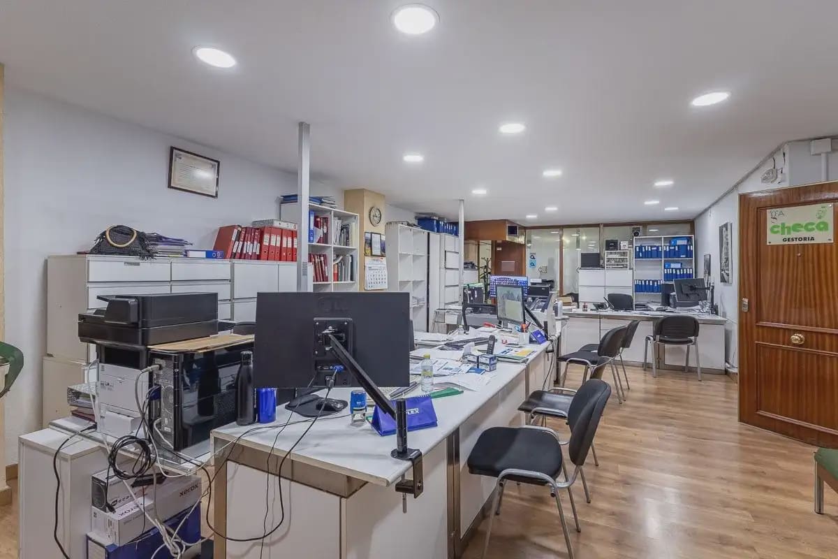 Local Comercial en Granada ciudad en venta - 490.000 € (Ref: 9836980)