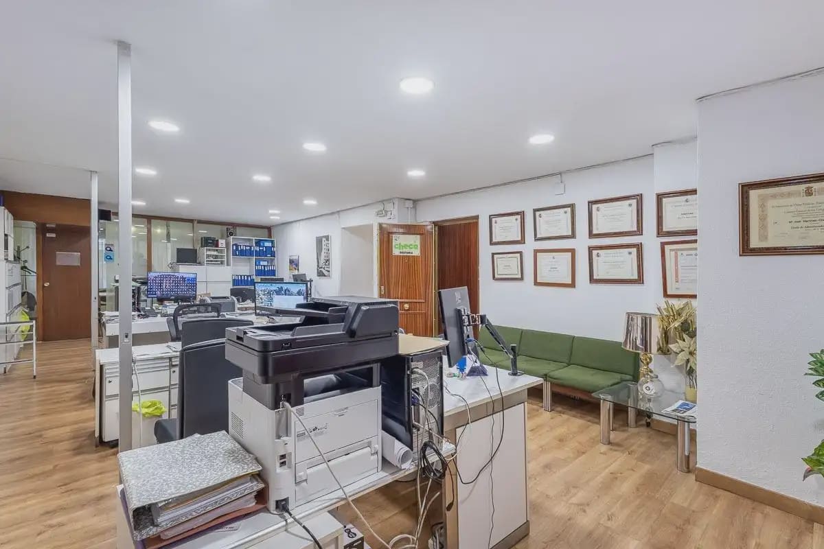 Local Comercial en Granada ciudad en venta - 490.000 € (Ref: 9836980)