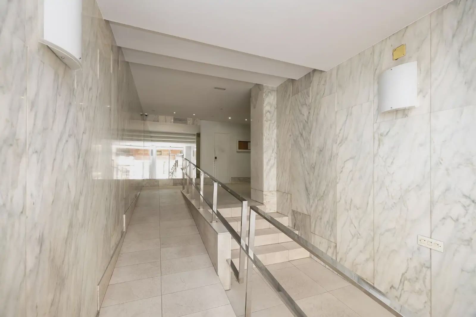 Lägenhet till salu i Granada stad med garage - 420 000 € (Ref: 9836984)