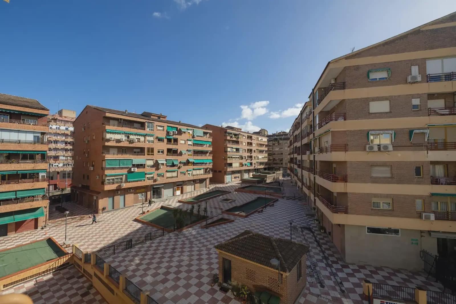 Lägenhet till salu i Granada stad med garage - 420 000 € (Ref: 9836984)