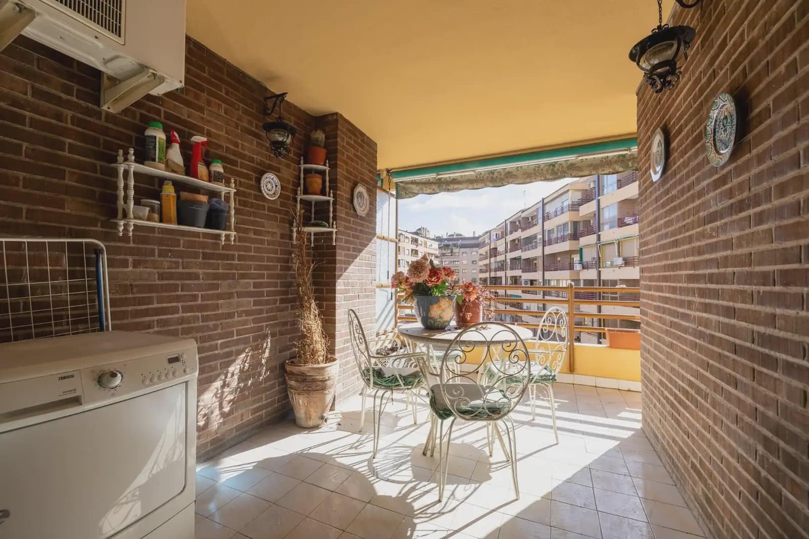 Lägenhet till salu i Granada stad med garage - 420 000 € (Ref: 9836984)