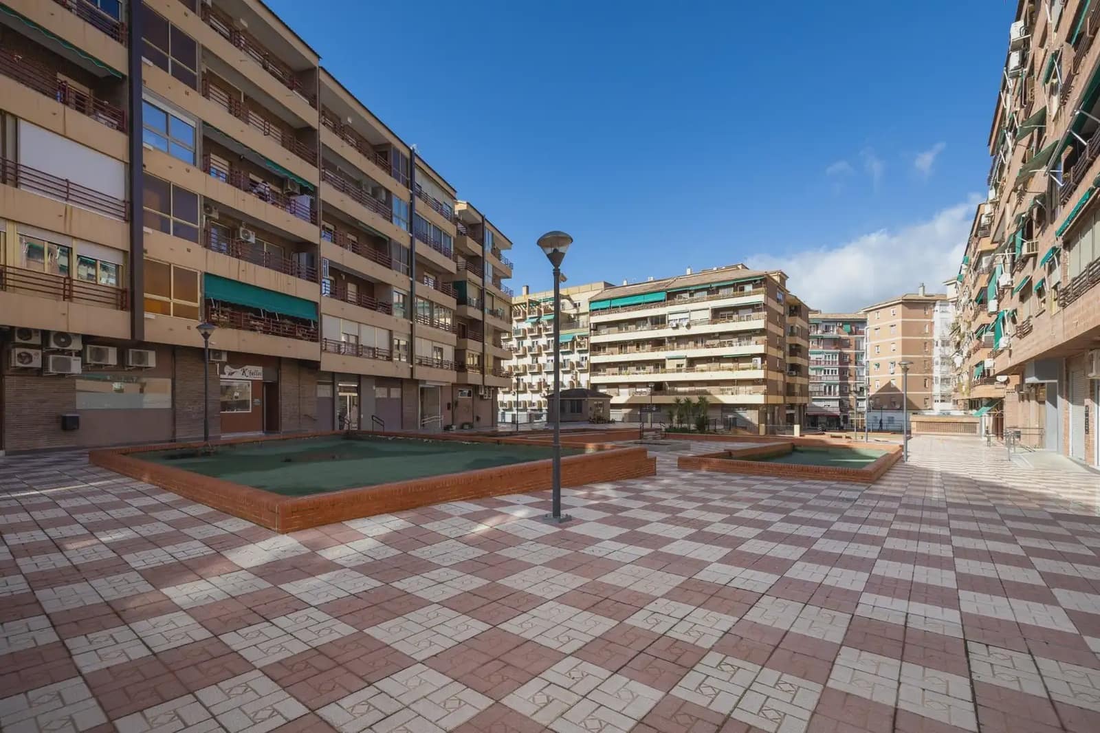 Lägenhet till salu i Granada stad med garage - 420 000 € (Ref: 9836984)