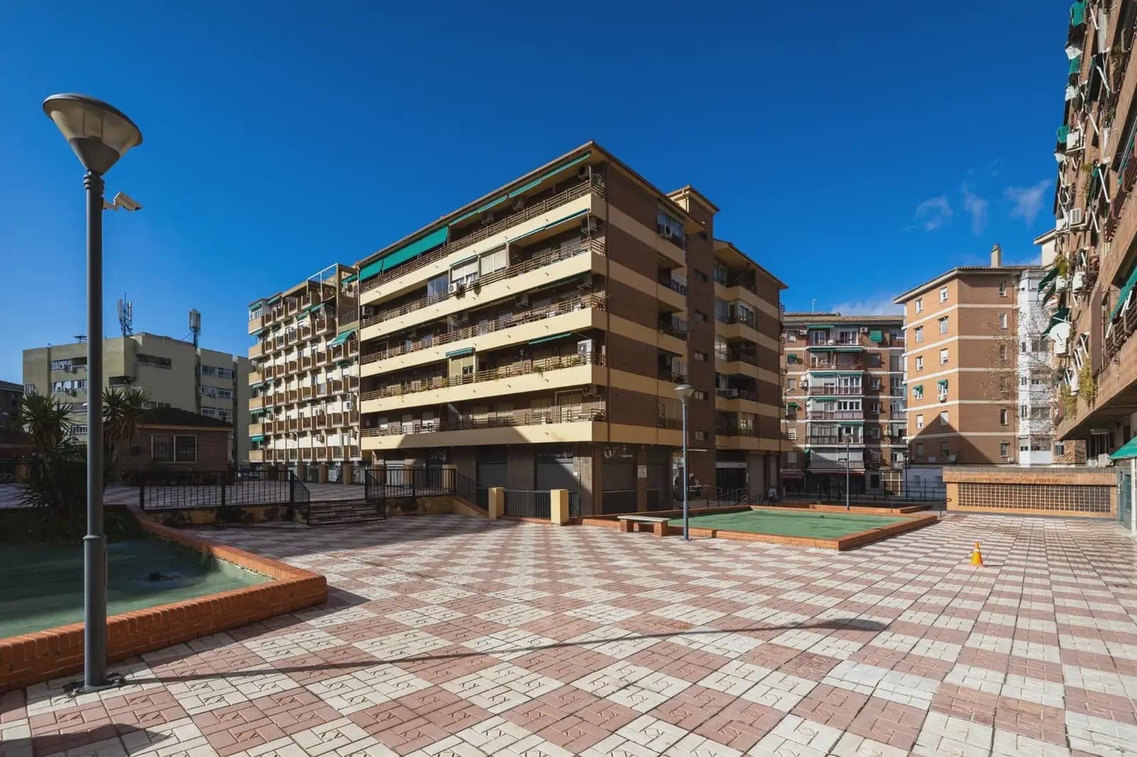 Lägenhet till salu i Granada stad med garage - 420 000 € (Ref: 9836984)