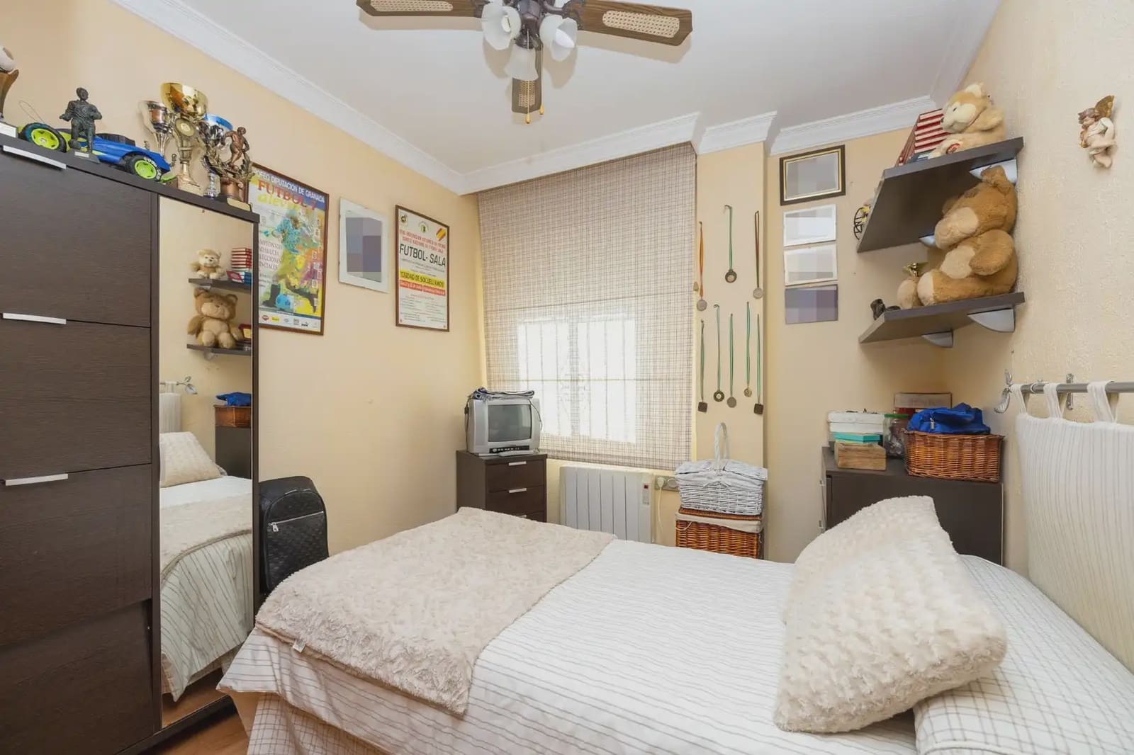Dom blizniak na sprzedaż w Peligros z basenem garażem - 420 000 € (Ref: 9836985)