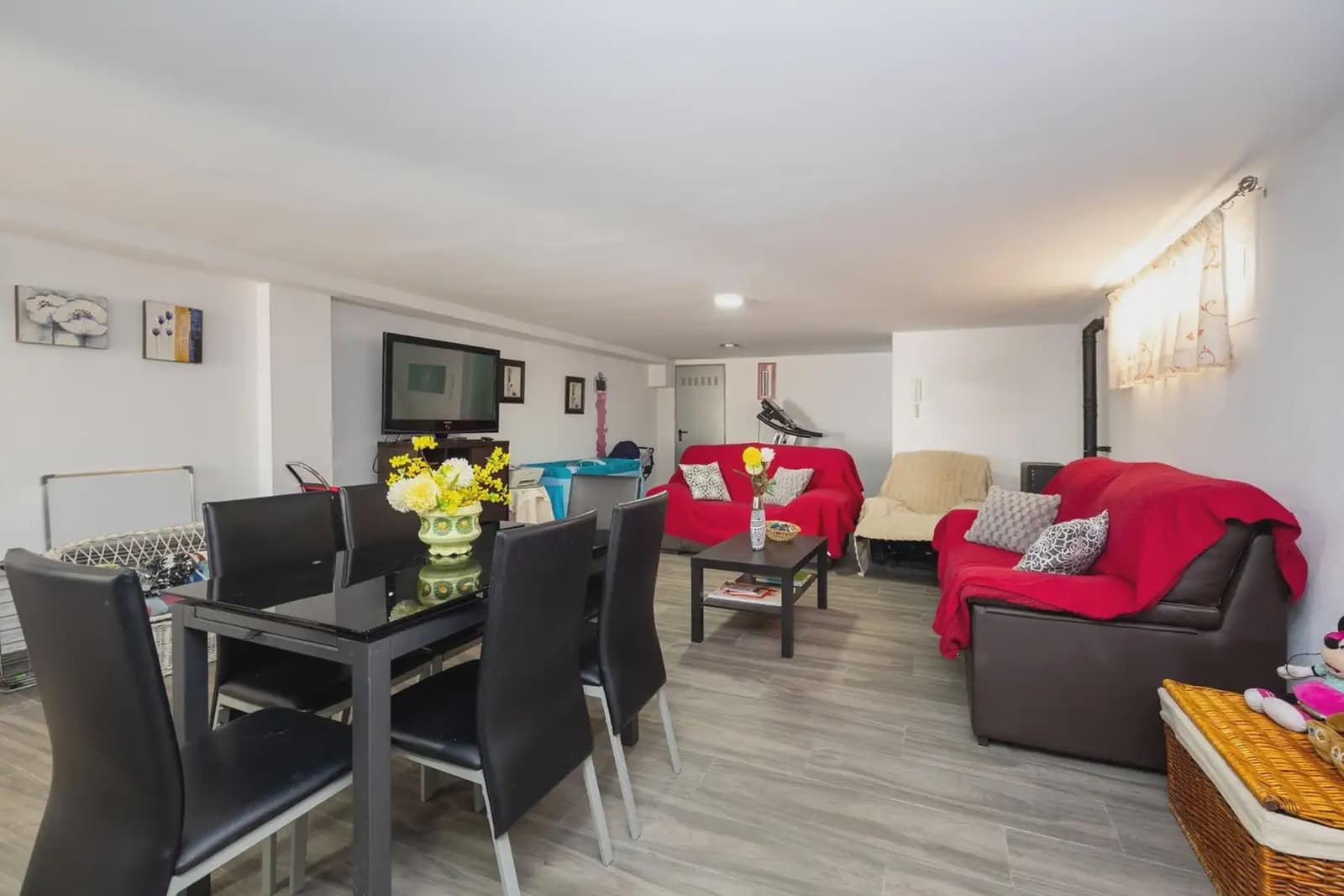 Dom blizniak na sprzedaż w Peligros z basenem garażem - 420 000 € (Ref: 9836985)