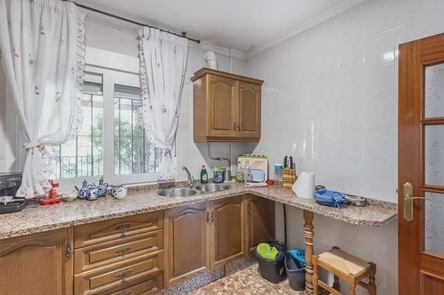 Villa til salg i Atarfe med swimmingpool garage - € 370.000 (Ref: 9836988)