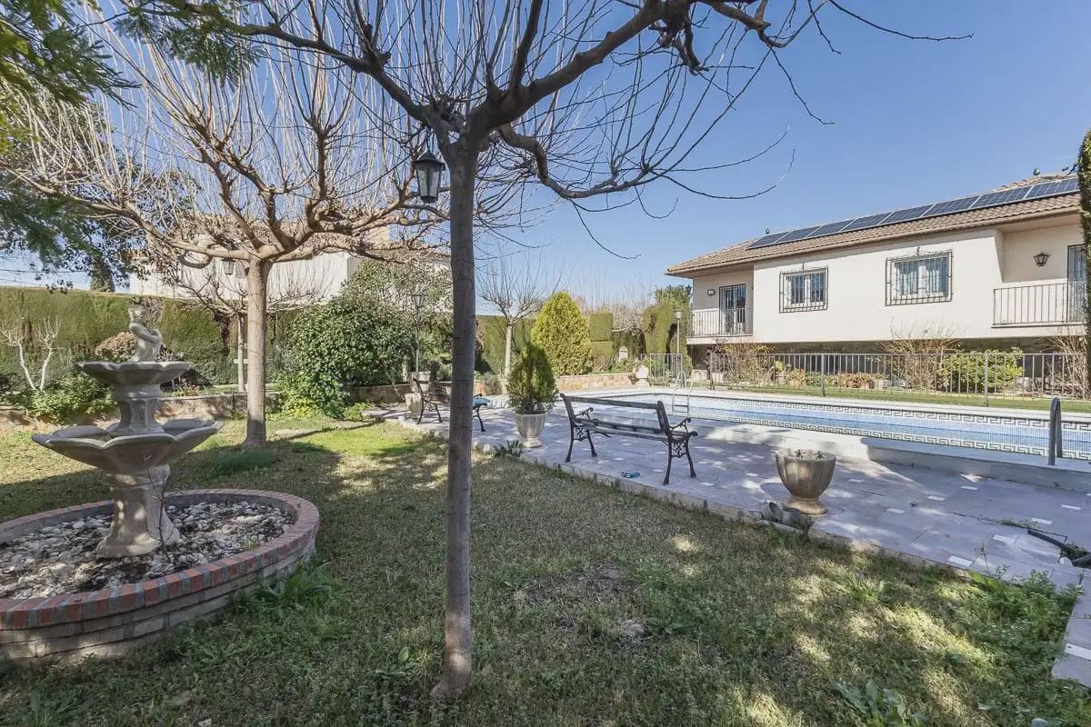 Villa til salg i Atarfe med swimmingpool garage - € 370.000 (Ref: 9836988)